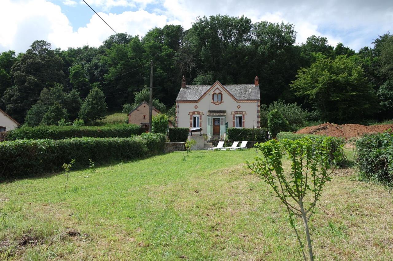 Domaine Du Pavillon Gite 15 Personnes Issy-l'Eveque Экстерьер фото